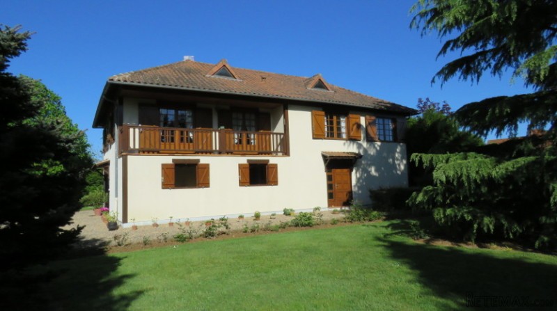 Swiss chalet in rural France, with lots..