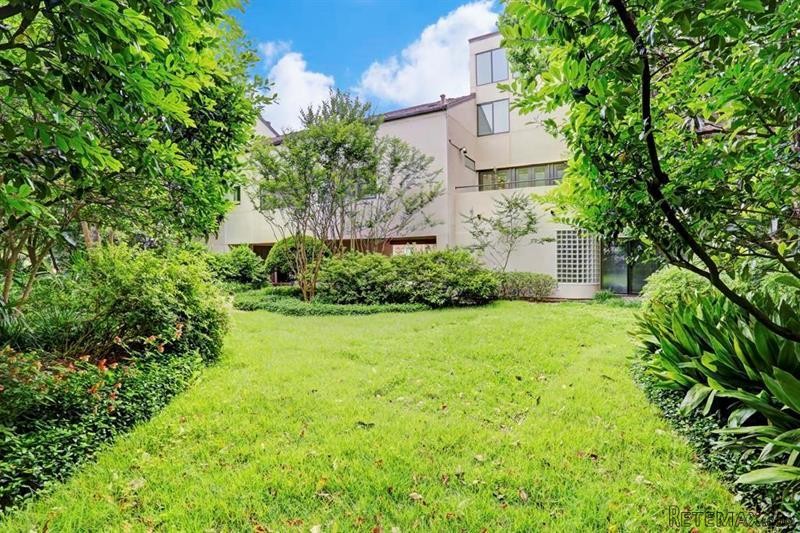 4 bedroom House For Sale: 2330 Albans..