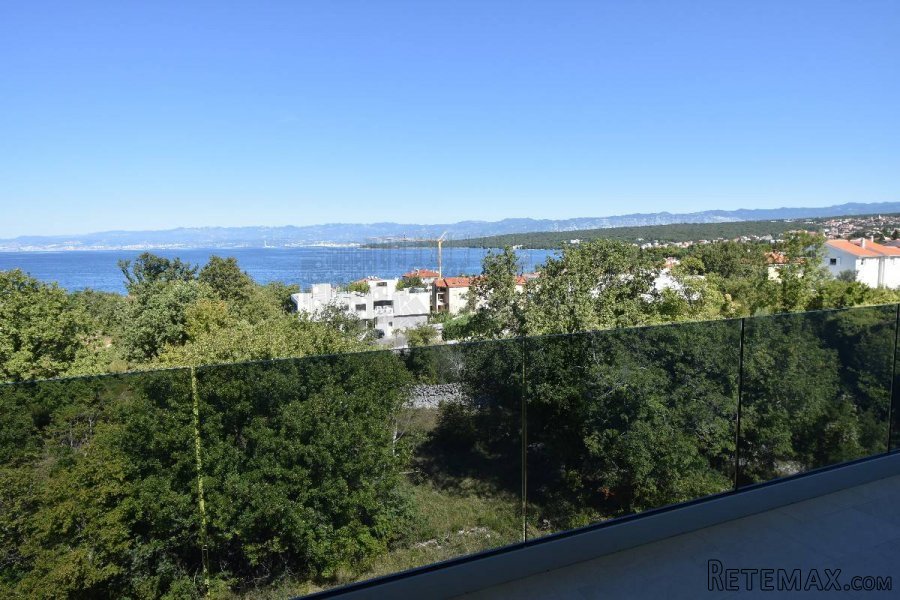 Ekskluzivni penthouse s krovnim bazenem i fantastičnim..