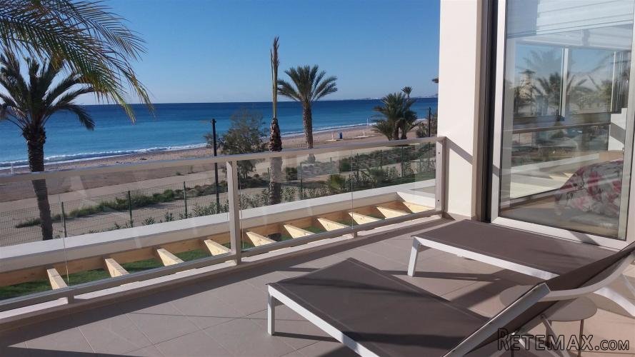 The brand new Residencial La Vila Paradís apartments.. - 2