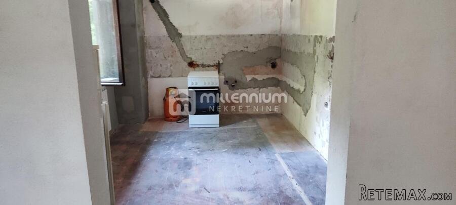 Ogulin, Tounj, 218m2, samostojeća kuća, okućnica s 2 garaže - 3