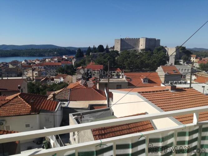 Prodaje se prostran i sunčan stan u Šibeniku - 3