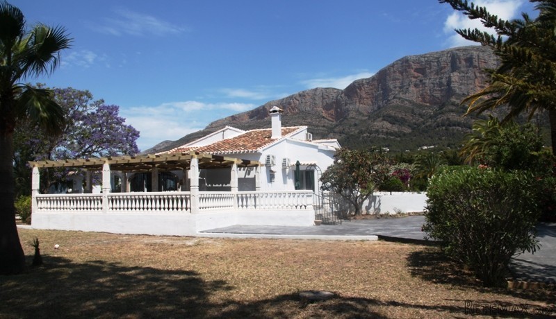 V1556 - 4 Bed Villa With 2 Bed Guest.. - 2
