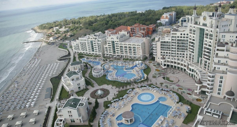 Resale 2-Bedroom Apartment Sunset..