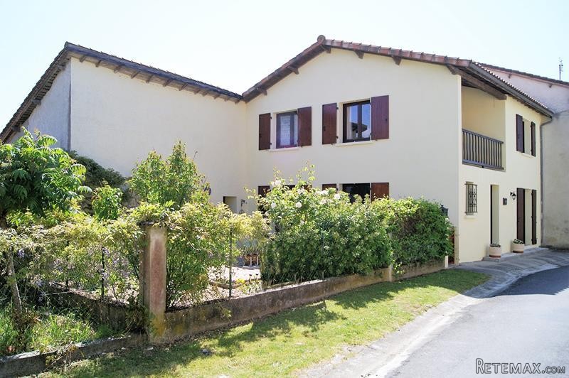 Modernised 3 Bedroom Spacious Village..