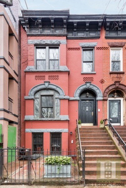 6 bedroom Town House For Sale: 82..