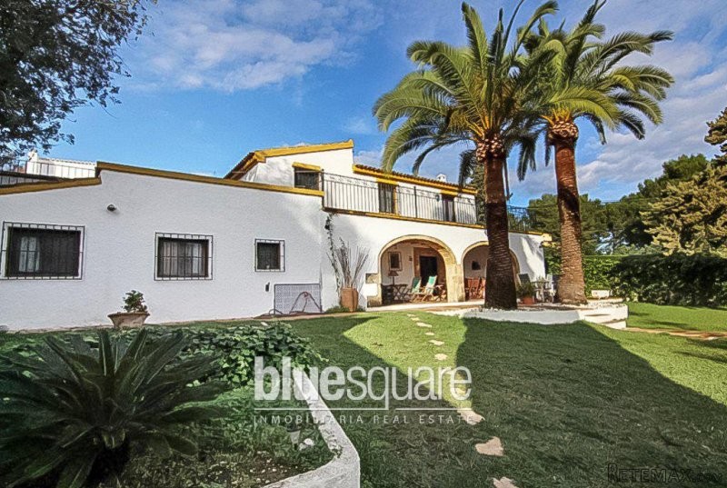 Traditional Spanish 7 Bedroom house..