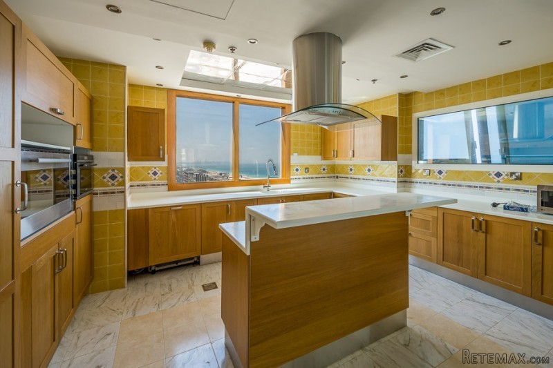 Spacious and Fully Upgraded Home With.. - 2