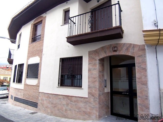 This two bedroom apartment in Monachil is moments from.. - 2