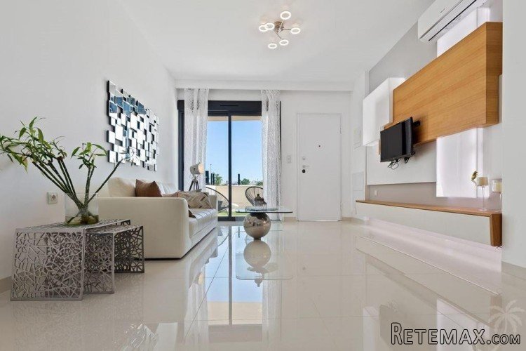 Beautiful new complex with 2 and 3 bedroom apartments. The.. - 3