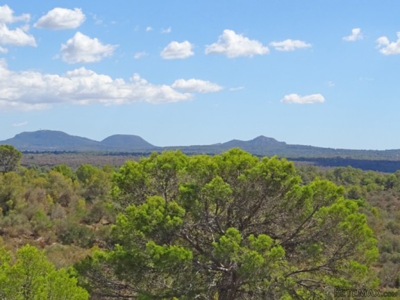 Plot In Puntiro With Views To The Bay..