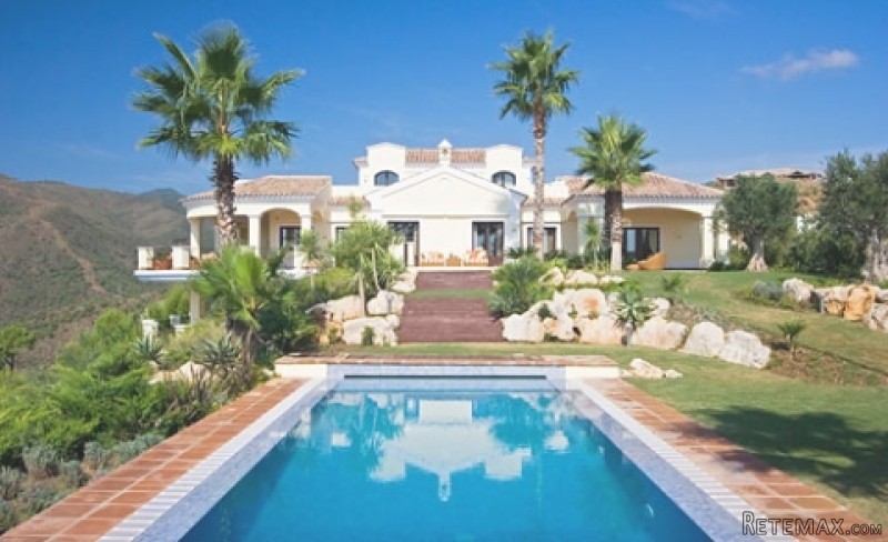 6 Bedrooms - Villa - Malaga - For Sale