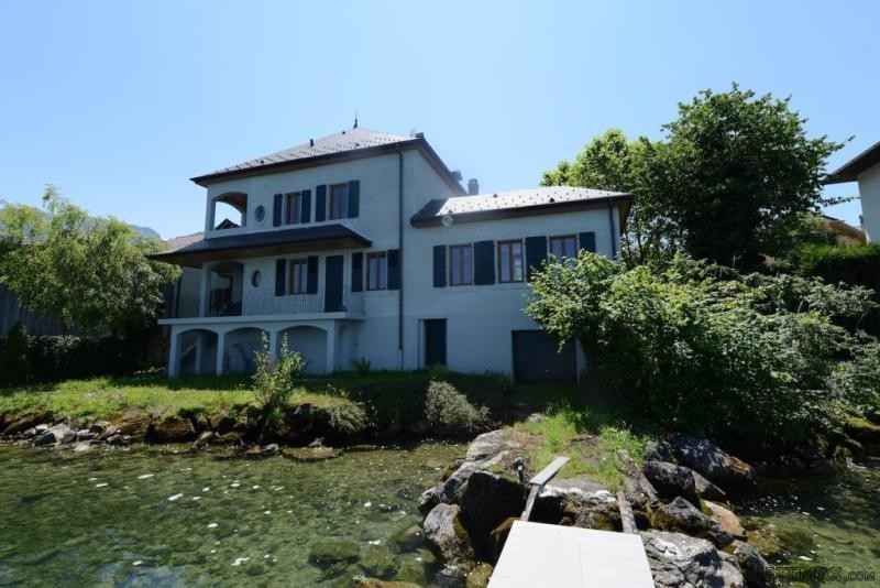 6 bedroom house for sale