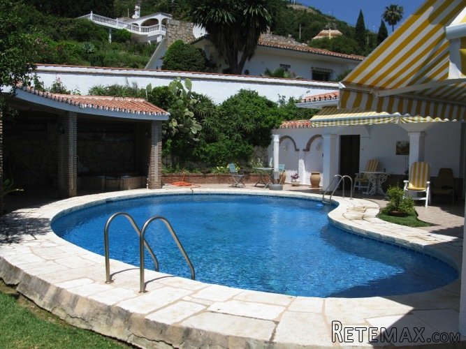 260 square meters, three bedrooms, 3 separate bathrooms... - 2