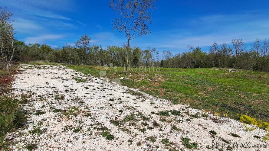 KRNICA - 2 građevinske parcele uz cestu, 3 km od mora - 2