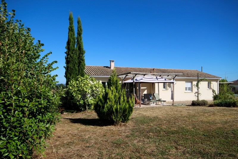 Modern 3 bed-roomed bungalow in..