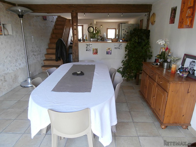 Pretty Stone House On 3.750m2 - 2
