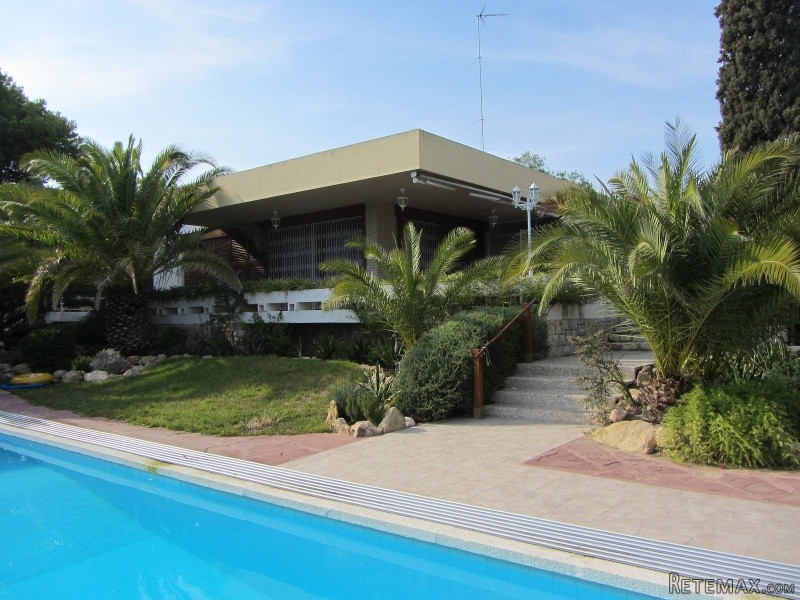 5 Bedrooms - Villa - Alicante - For Sale