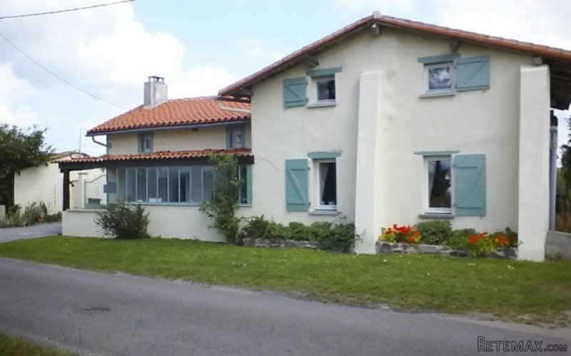 3 Bedroom Village House With Good Size..