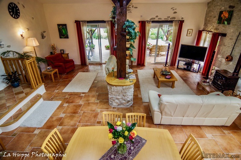 Charming and spacious, fully renovated.. - 2