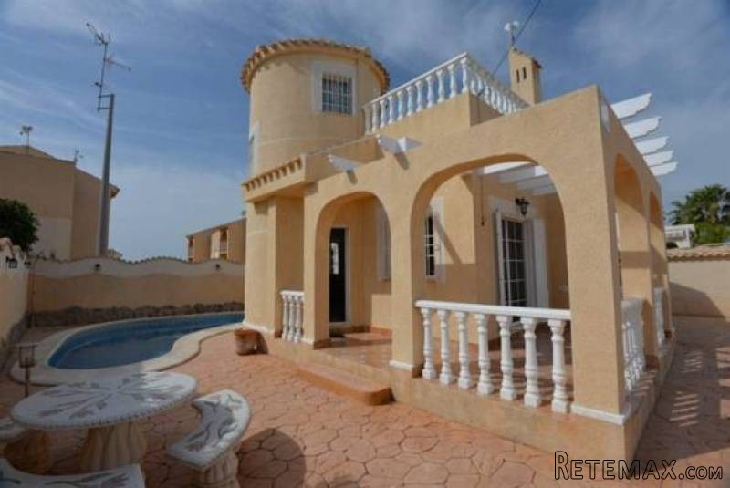 2 Bedroom 1 Bathroom Villa In Playa..