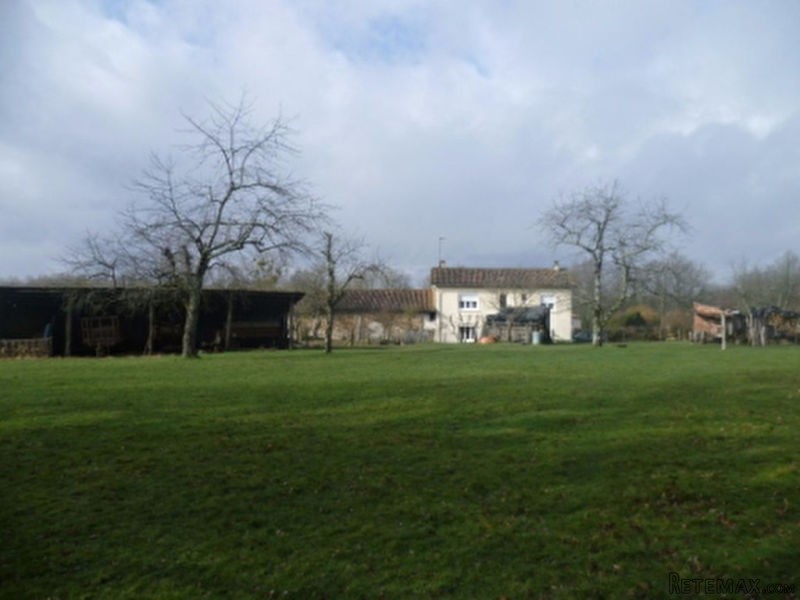 EC0729al Spacious Farmhouse; 2 Barns;..
