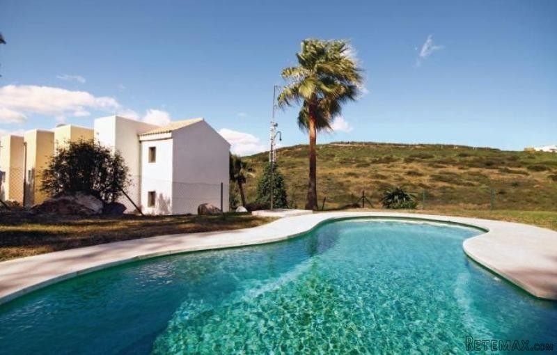 3 bedroom town house for sale