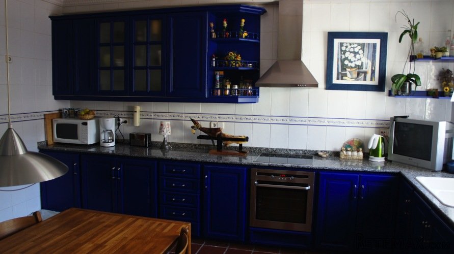 One level villa with 4 bedrooms, 2 bath, 1 large kitchen.. - 2