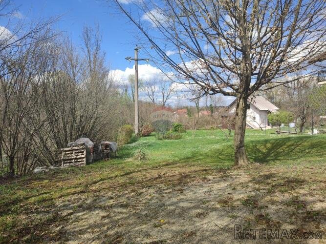 Slunj,građevinsko zemljište 700 m2 - 2