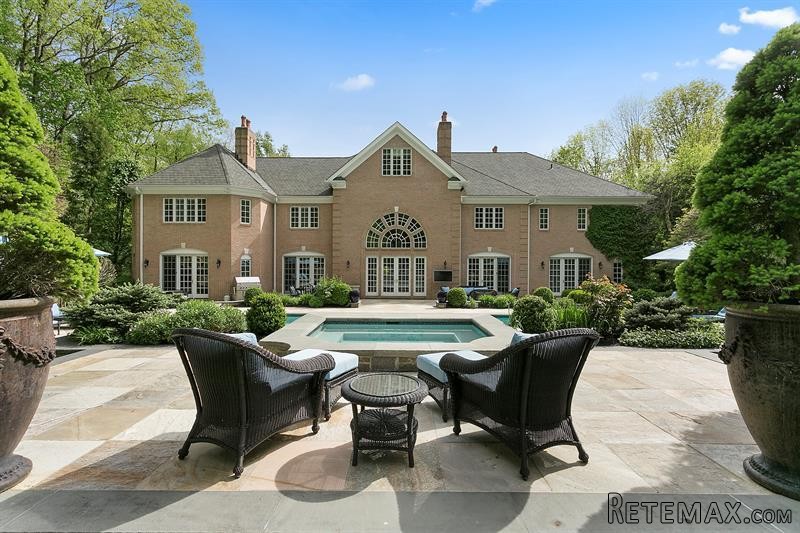 6 bedroom House For Sale: 20 Wrights..