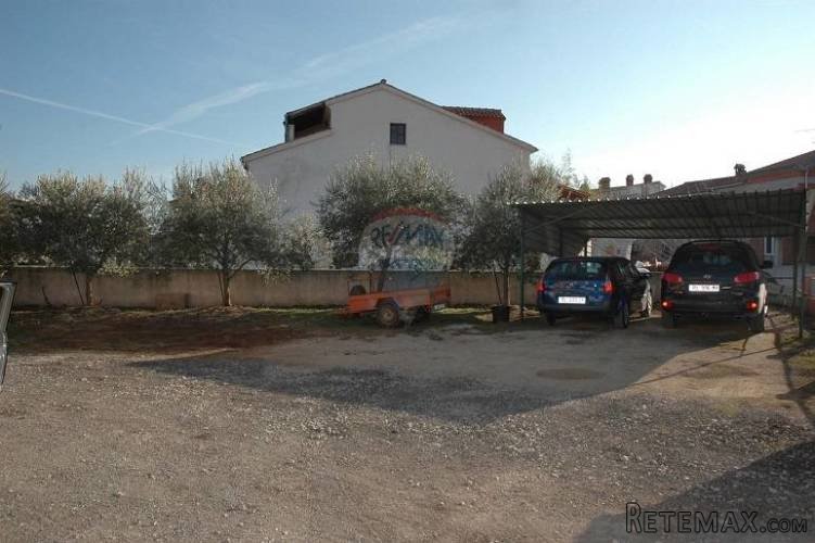 Istra, Fažana- Građevinsko zemljište sa plaćenim...