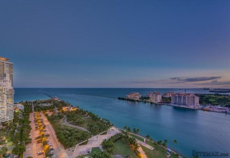 3 bedroom Flat For Sale: 800 S POINTE.. - 2