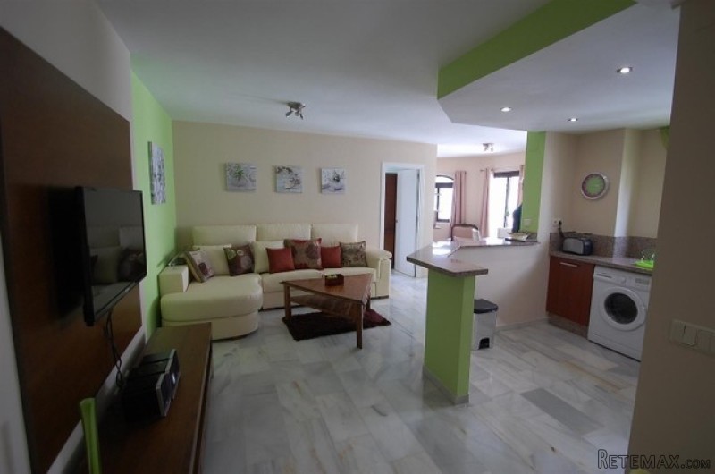 2 Bedroom Middle Floor Apartment