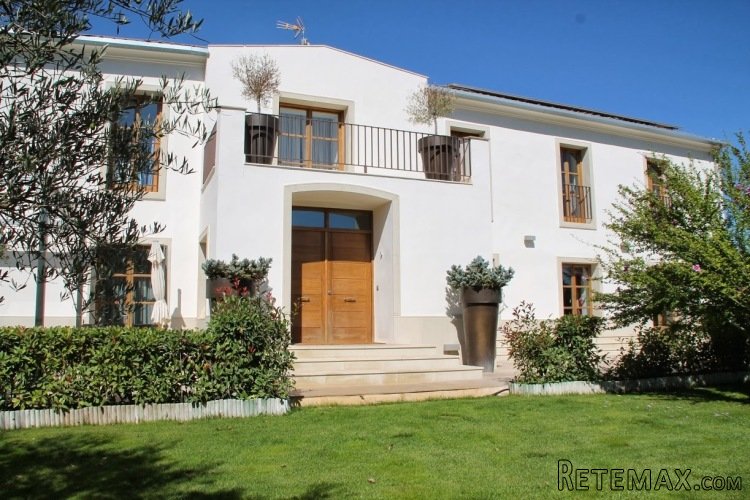The house is located in the municipality of Banyeres de.. - 2