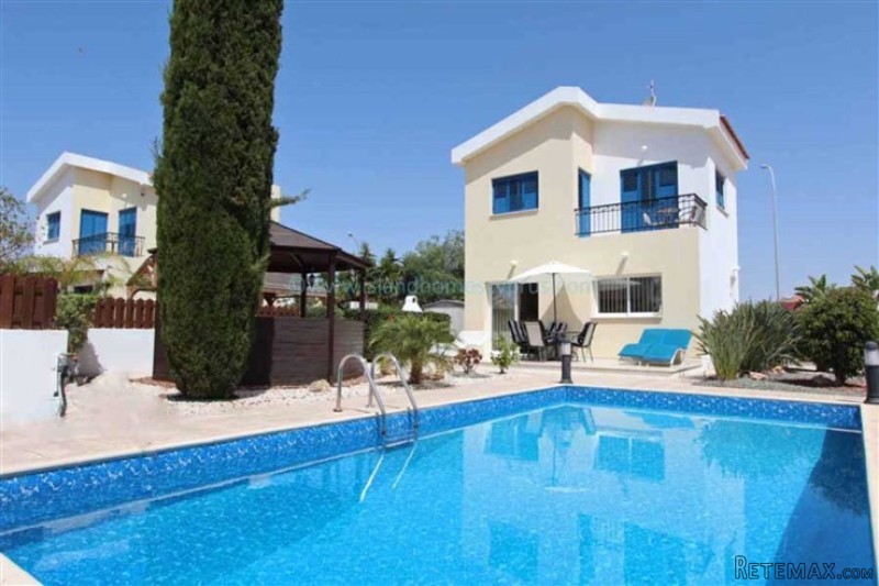 House Detached - For Sale - 2 Bedrooms
