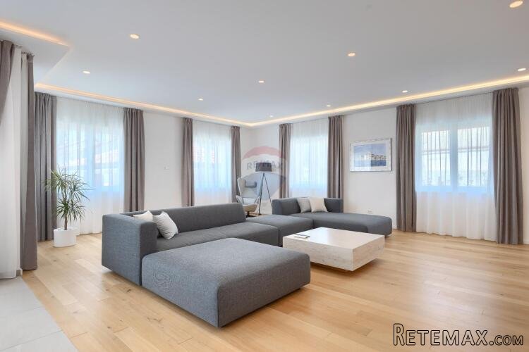 Rovinj 7km-savršena dizajnerska luksuzna vila na 1200m2 okuć - 3