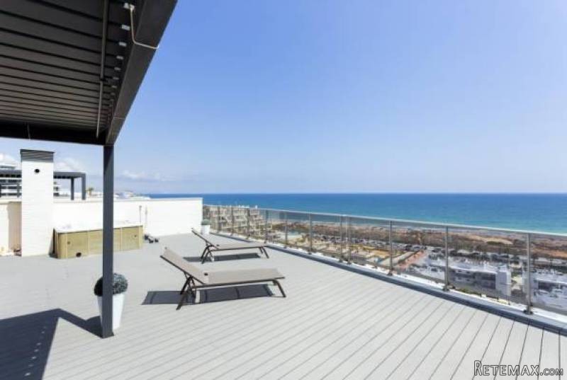 2 Bedroom 2 Bathroom Penthouse In..