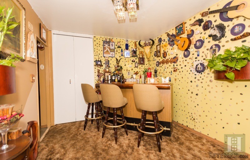 2 bedroom Apartment For Sale: 1020.. - 2