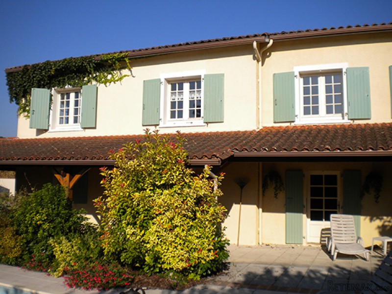 Superb Villa With Swimming Pool On.. - 2