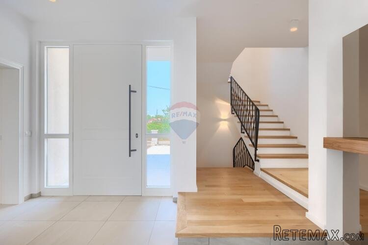Rovinj 7km-savršena dizajnerska luksuzna vila na 1200m2 okuć - 10