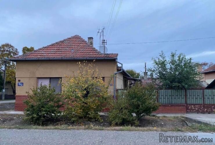 Prodajem kuću u Bečeju - 2