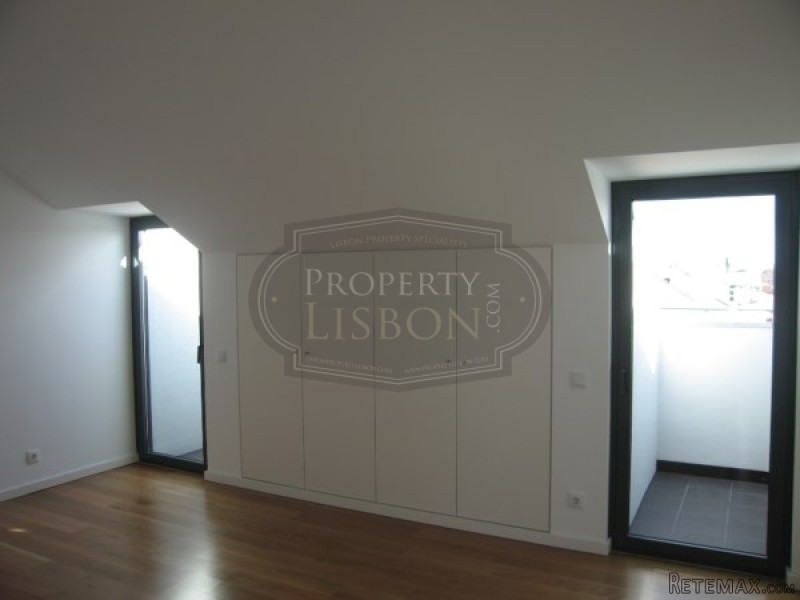 T3 Apartment for Sale in Lisbon, Santo.. - 2