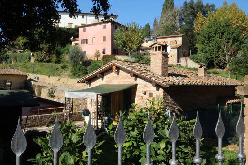 Little Detached Rustic With Private..