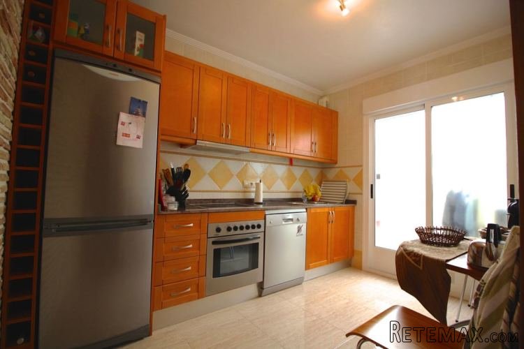 This 3 bedroom 2 bathroom terraced house with an.. - 3