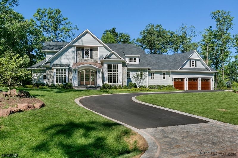 4 bedroom Detached House For Sale: 22..
