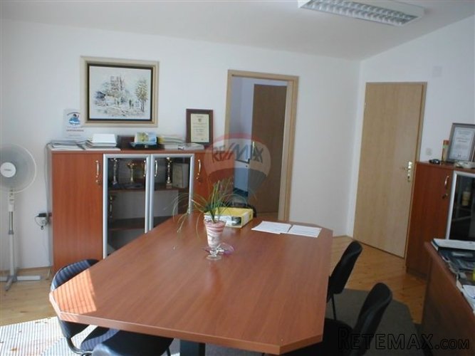 Buzet, stambeno-poslovni kompleks sa zemljištem - 3