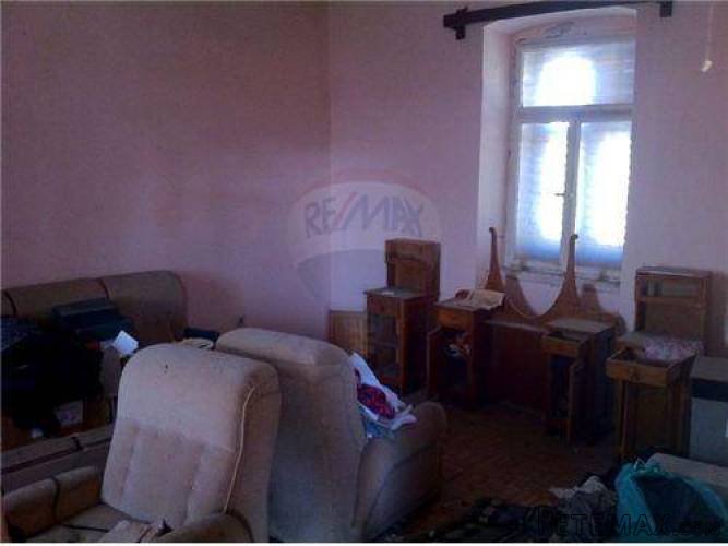 Stan 80m2 s vrtom na periferiji grada Pule - 5