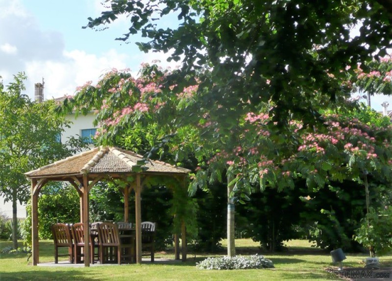 Villa With Off-Road Parking And Garage.. - 2