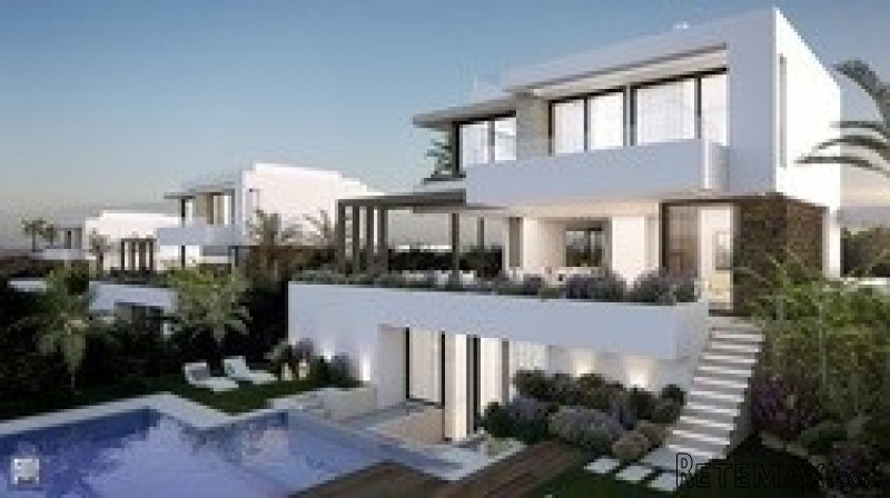 4 bedroom property near New Golden Mile..