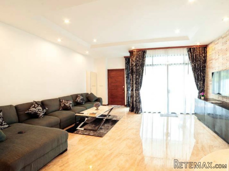 Lovely New Townhouse in Kamala with..